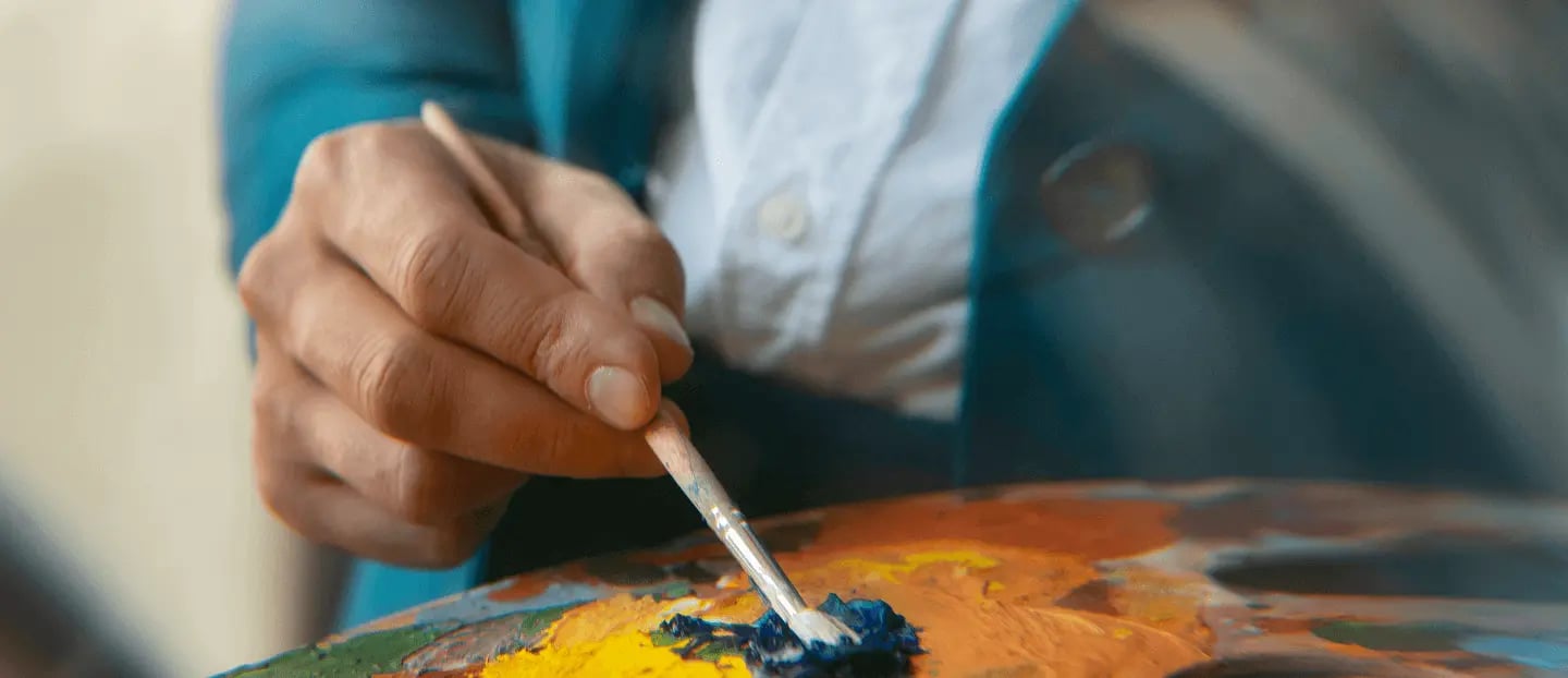 Paleta e pincel pintura em quadro